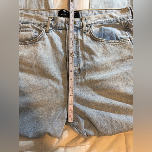 Veronica Beard Taylor Relaxed Wide Leg Jeans High Rise Light Wash Frayed Hem 31 - Picture 5 of 14